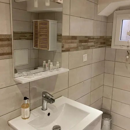 Les D Albatre, Le 02 Διαμέρισμα *